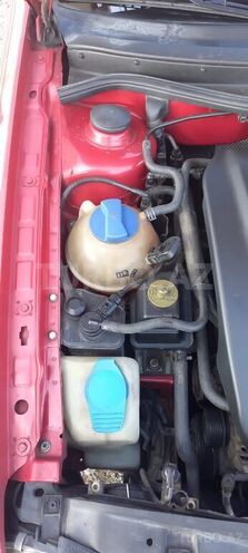 Volkswagen Golf 2000, 245,236 km - 1.6 l - Yevlax