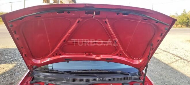 Volkswagen Golf 2000, 245,236 km - 1.6 l - Yevlax