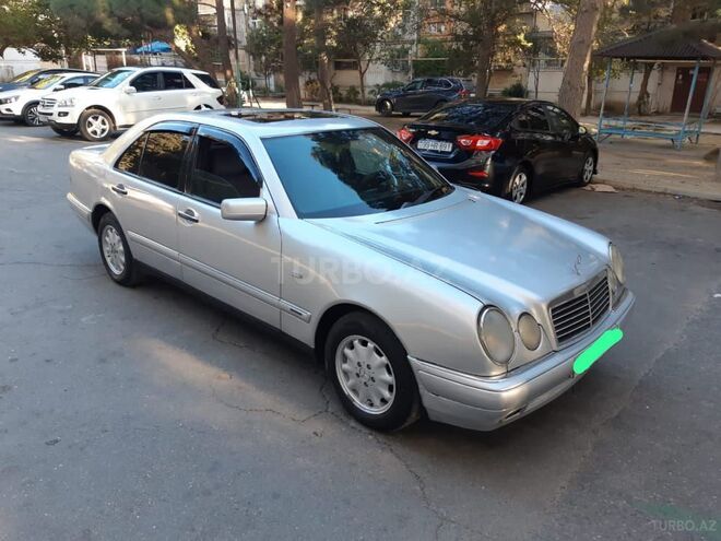 Mercedes E 220 1997, 350,000 km - 2.2 l - Bakı