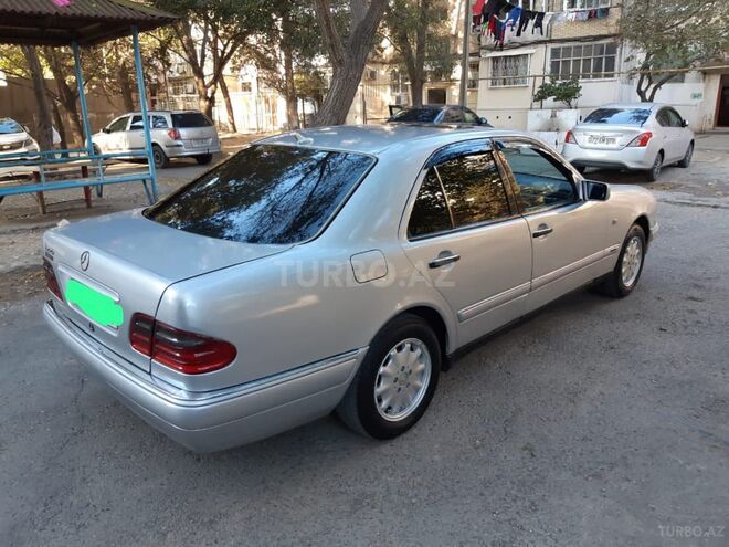 Mercedes E 220 1997, 350,000 km - 2.2 l - Bakı