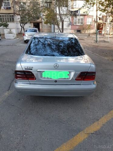 Mercedes E 220 1997, 350,000 km - 2.2 l - Bakı