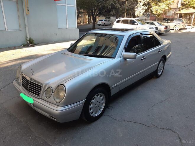 Mercedes E 220 1997, 350,000 km - 2.2 l - Bakı