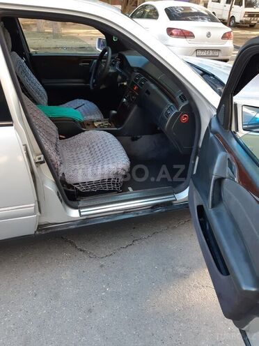 Mercedes E 220 1997, 350,000 km - 2.2 l - Bakı
