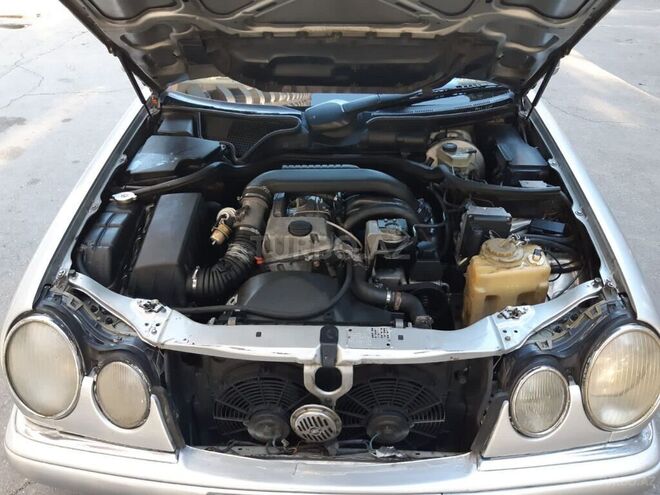 Mercedes E 220 1997, 350,000 km - 2.2 l - Bakı