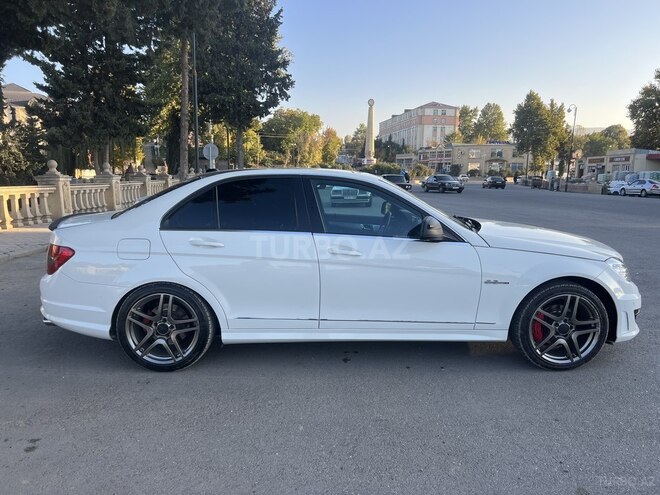 Mercedes C 300 2007, 260,000 km - 3.0 l - Qazax