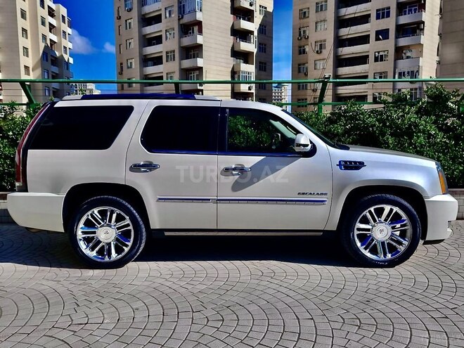 Cadillac Escalade 2013, 95,000 km - 6.2 l - Bakı