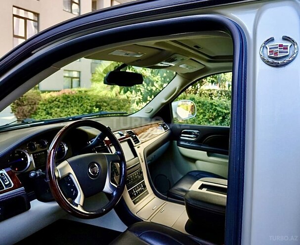 Cadillac Escalade 2013, 95,000 km - 6.2 l - Bakı