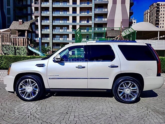 Cadillac Escalade 2013, 95,000 km - 6.2 l - Bakı