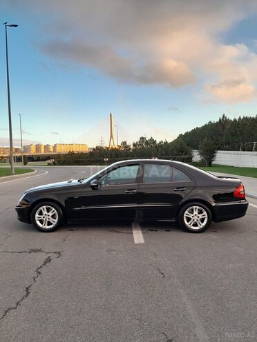Mercedes E 220 2006, 246,000 km - 2.2 л - Bakı