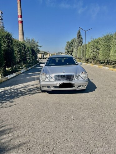 Mercedes E 270 2001, 310,491 km - 2.7 l - Bakı