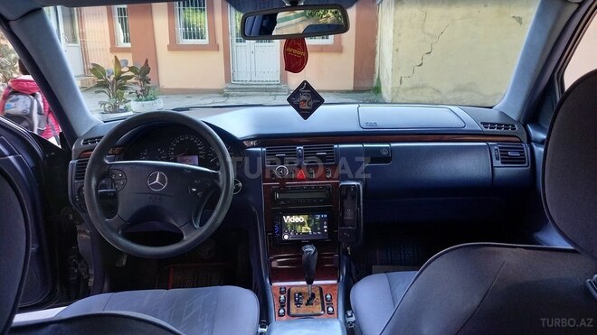 Mercedes E 240 1999, 237,000 km - 2.4 л - Bakı
