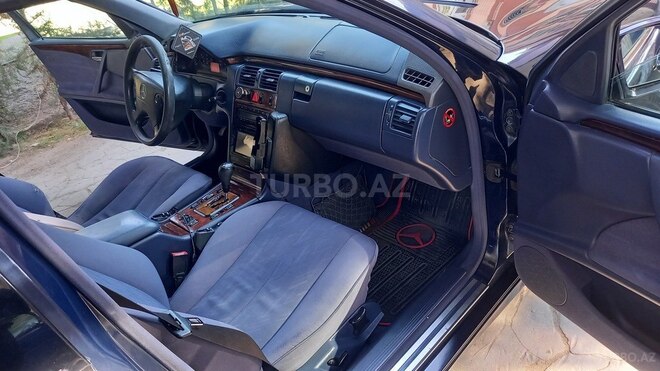 Mercedes E 240 1999, 237,000 km - 2.4 л - Bakı