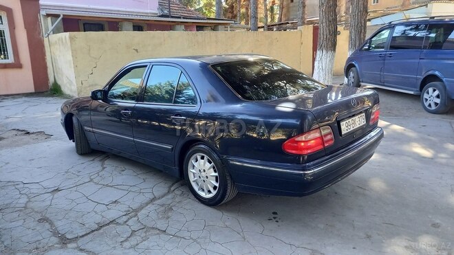 Mercedes E 240 1999, 237,000 km - 2.4 л - Bakı