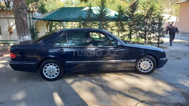 Mercedes E 240 1999, 237,000 km - 2.4 л - Bakı