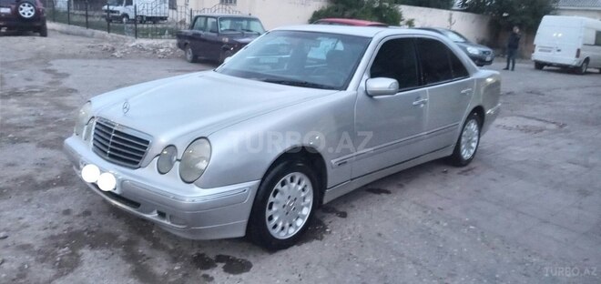 Mercedes E 220 1999, 326,000 km - 2.2 l - Bakı
