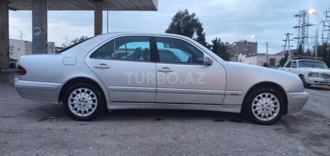 Mercedes E 220 1999, 326,000 km - 2.2 l - Bakı