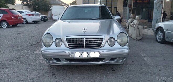 Mercedes E 220 1999, 326,000 km - 2.2 l - Bakı