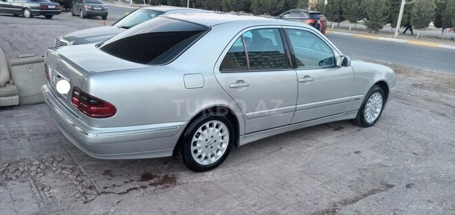 Mercedes E 220 1999, 326,000 km - 2.2 l - Bakı
