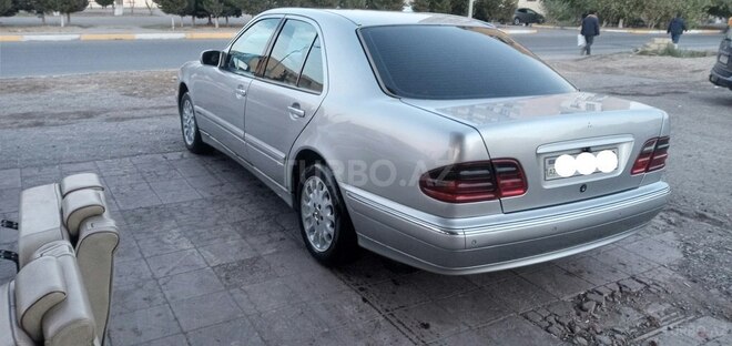 Mercedes E 220 1999, 326,000 km - 2.2 l - Bakı