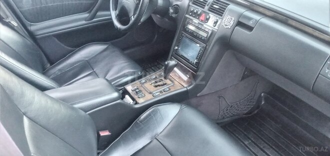 Mercedes E 220 1999, 326,000 km - 2.2 l - Bakı
