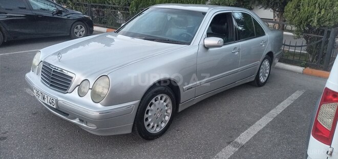 Mercedes E 220 1999, 326,000 km - 2.2 l - Bakı