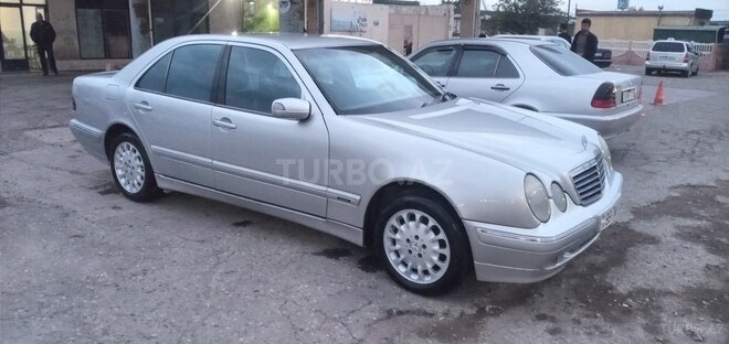 Mercedes E 220 1999, 326,000 km - 2.2 l - Bakı