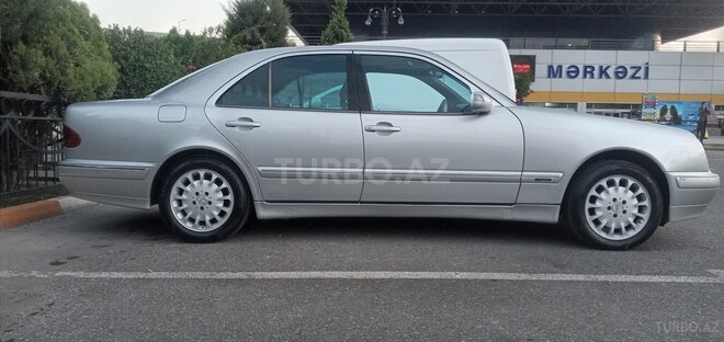 Mercedes E 220 1999, 326,000 km - 2.2 l - Bakı