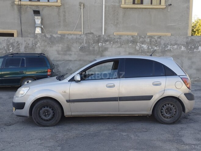 Kia Rio 2005, 214,000 km - 1.5 l - Şəki