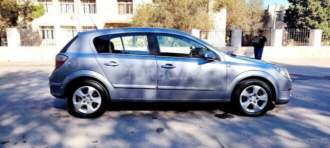 Opel Astra 2006, 160,000 km - 1.3 l - Bakı