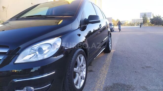 Mercedes B 180 2010, 125,000 km - 1.7 л - Sumqayıt