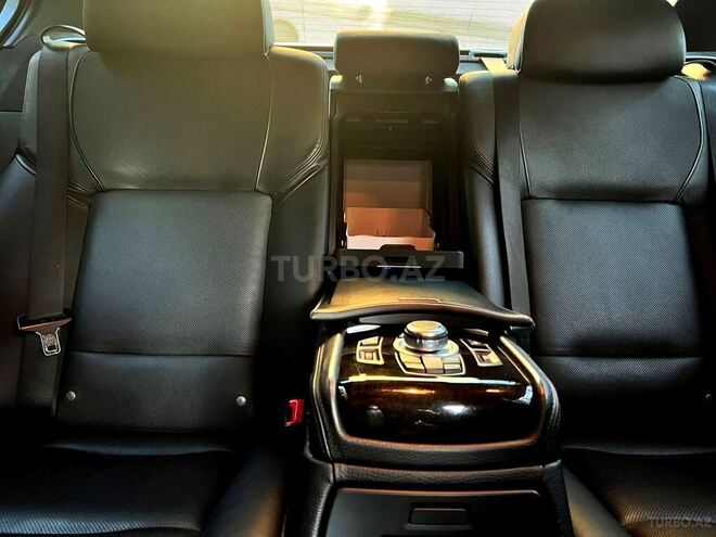 BMW 750 2013, 197,000 km - 4.4 л - Bakı