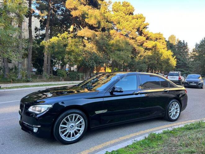 BMW 750 2013, 197,000 km - 4.4 л - Bakı