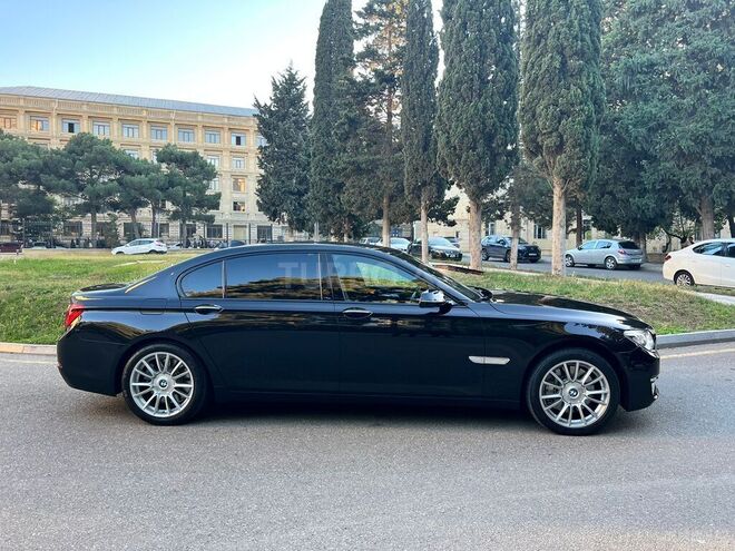 BMW 750 2013, 197,000 km - 4.4 л - Bakı