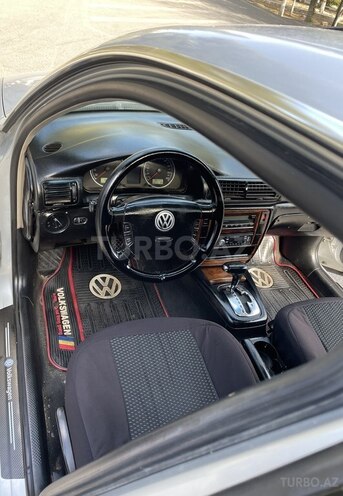 Volkswagen Passat 2001, 195,000 km - 1.8 l - Bakı
