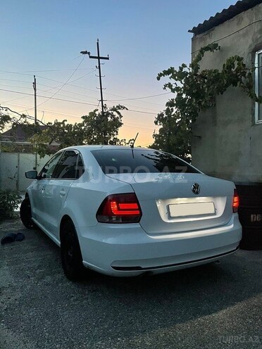 Volkswagen Polo 2018, 250,000 km - 1.6 l - Bakı