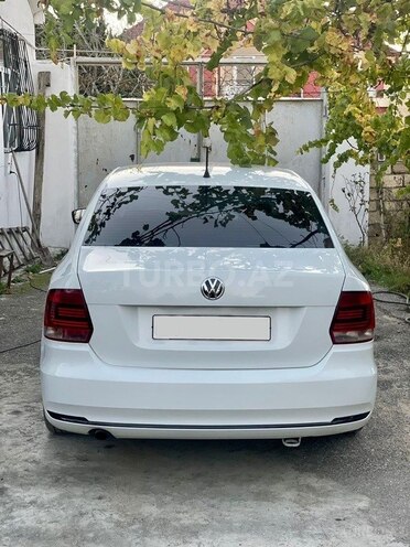 Volkswagen Polo 2018, 250,000 km - 1.6 l - Bakı