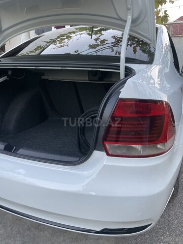Volkswagen Polo 2018, 250,000 km - 1.6 l - Bakı