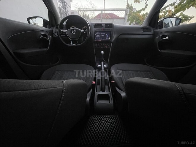 Volkswagen Polo 2018, 250,000 km - 1.6 l - Bakı