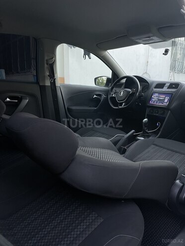Volkswagen Polo 2018, 250,000 km - 1.6 l - Bakı