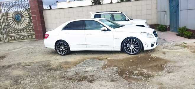 Mercedes E 220 2011, 193,500 km - 2.2 l - Bakı