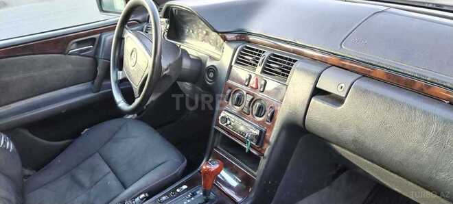 Mercedes E 230 1995, 258,845 km - 2.3 l - Bakı