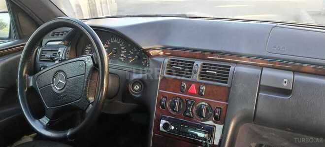 Mercedes E 230 1995, 258,845 km - 2.3 l - Bakı