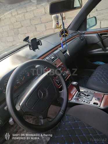 Mercedes E 240 1998, 311,620 km - 2.4 l - Bakı