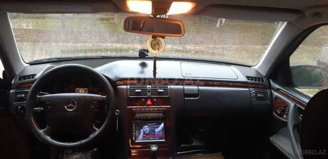 Mercedes E 240 2000, 206,821 km - 2.4 l - Bakı