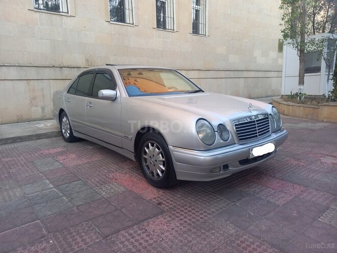 Mercedes E 220 1999, 344,000 km - 2.2 л - Sumqayıt