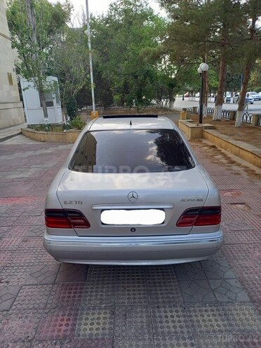 Mercedes E 220 1999, 344,000 km - 2.2 л - Sumqayıt