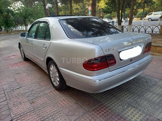 Mercedes E 220 1999, 344,000 km - 2.2 л - Sumqayıt