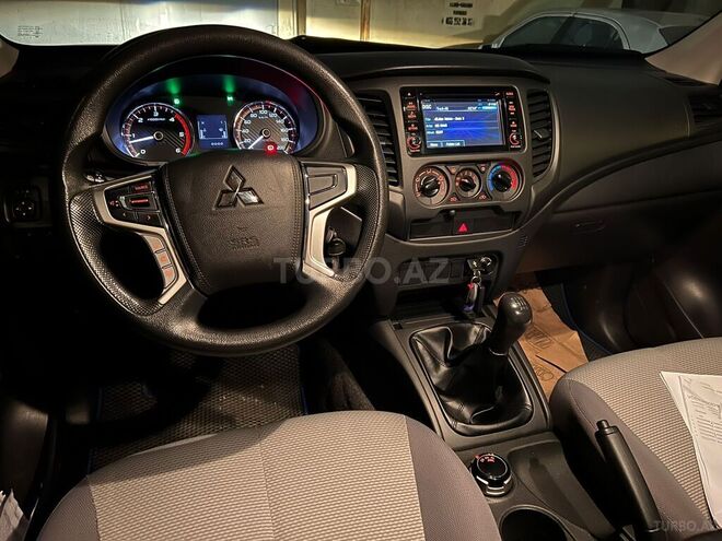Mitsubishi L200 2021, 72,568 km - 2.4 l - Bakı