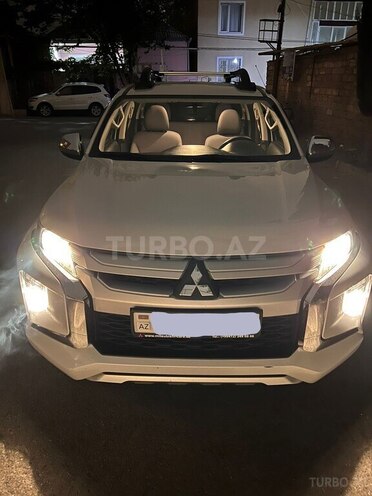 Mitsubishi L200 2021, 72,568 km - 2.4 l - Bakı