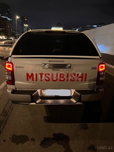 Mitsubishi L200 2021, 72,568 km - 2.4 l - Bakı